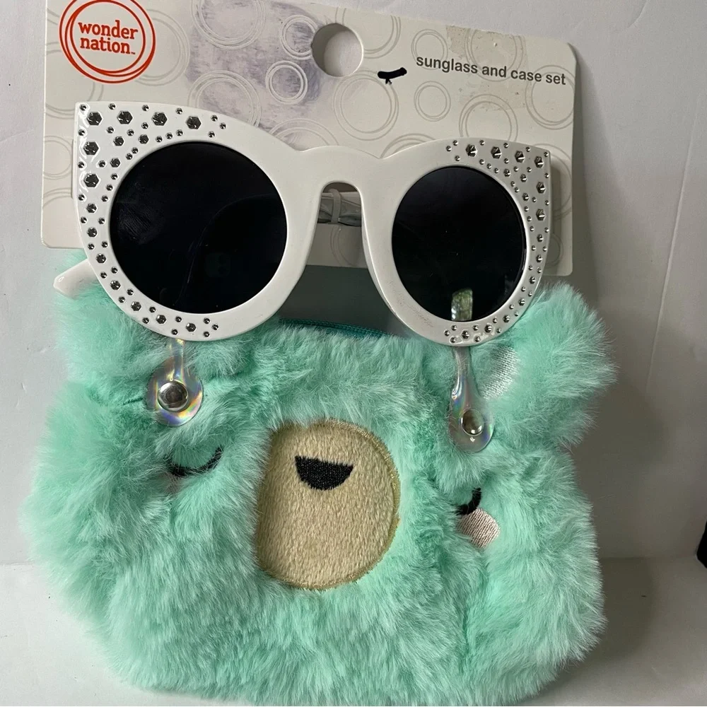 Wonder Nation White Sunglasses and Mint Bear Case Set